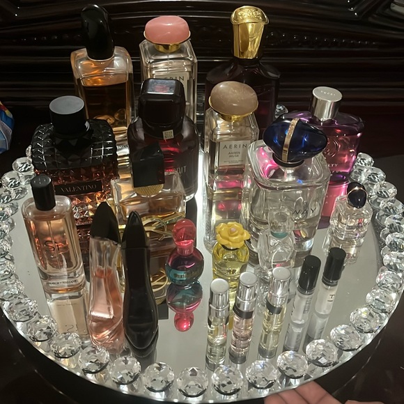 Perfume stand — perfumes not included - Picture 1 of 1